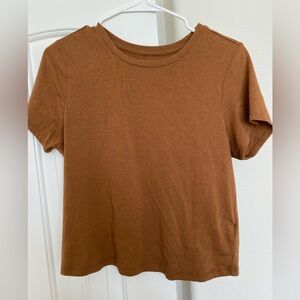 Old Navy women’s soft mid rise top. Camel/tan color.